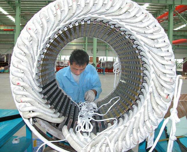 Why is high voltage and medium voltage preferred for high power motor?